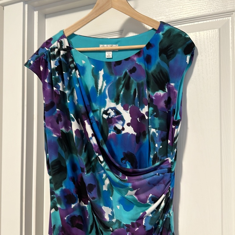 Dress - Picture 2 of 5